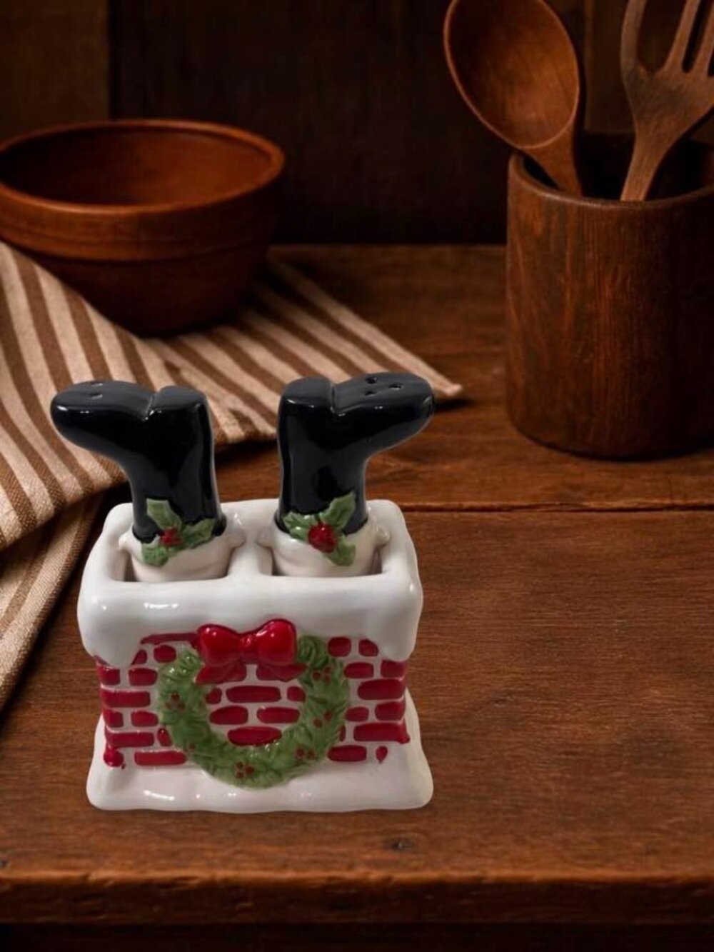 Vintage Santa Chimney Salt Pepper Shakers Rocking Nodder Boots Christmas Ceramic - Picture 3 of 6
